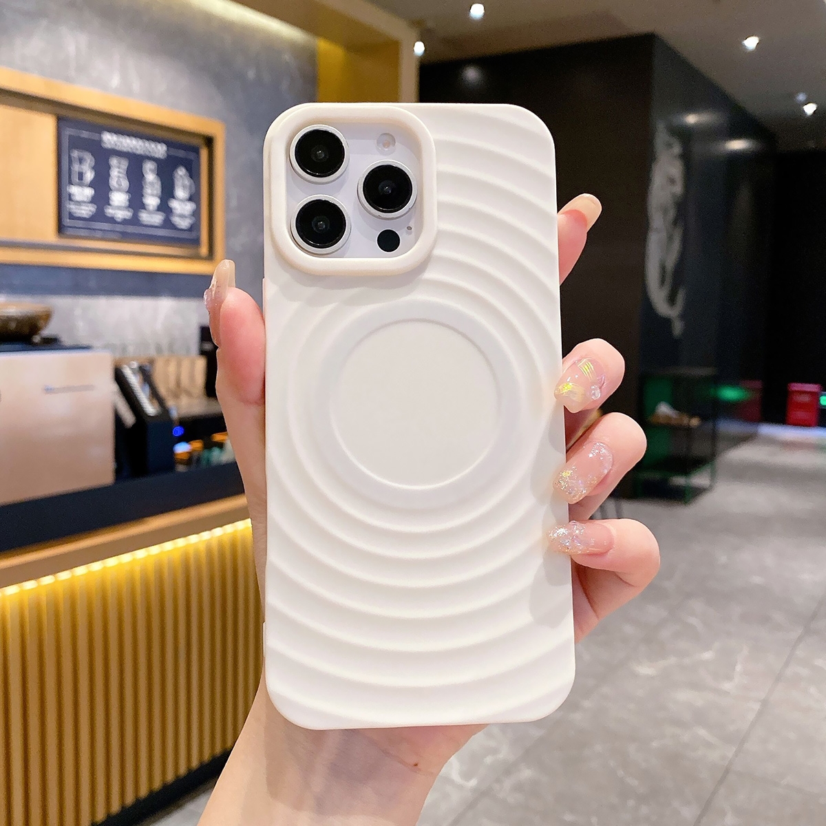 Magnetic TPU Case with Corrugated Pattern for iPhone 16 Pro - White